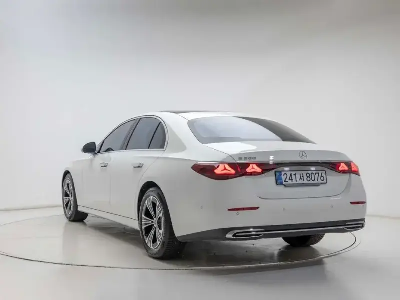 2025 Mercedes-Benz E-Класс с пробегом 3 740 км