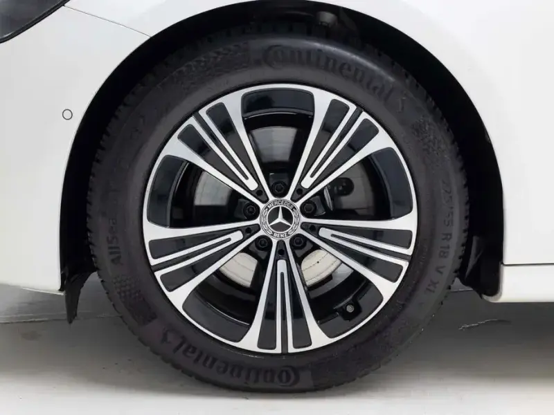 2025 Mercedes-Benz E-Класс с пробегом 3 740 км