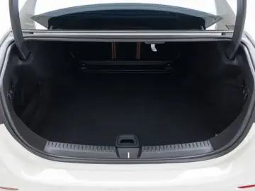 2025 Mercedes-Benz E-Класс с пробегом 3 740 км