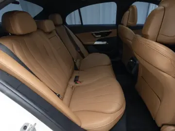 2025 Mercedes-Benz E-Класс с пробегом 3 740 км