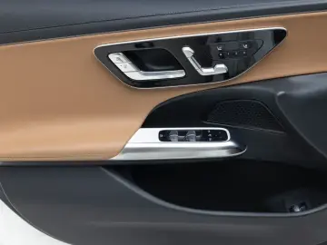 2025 Mercedes-Benz E-Класс с пробегом 3 740 км