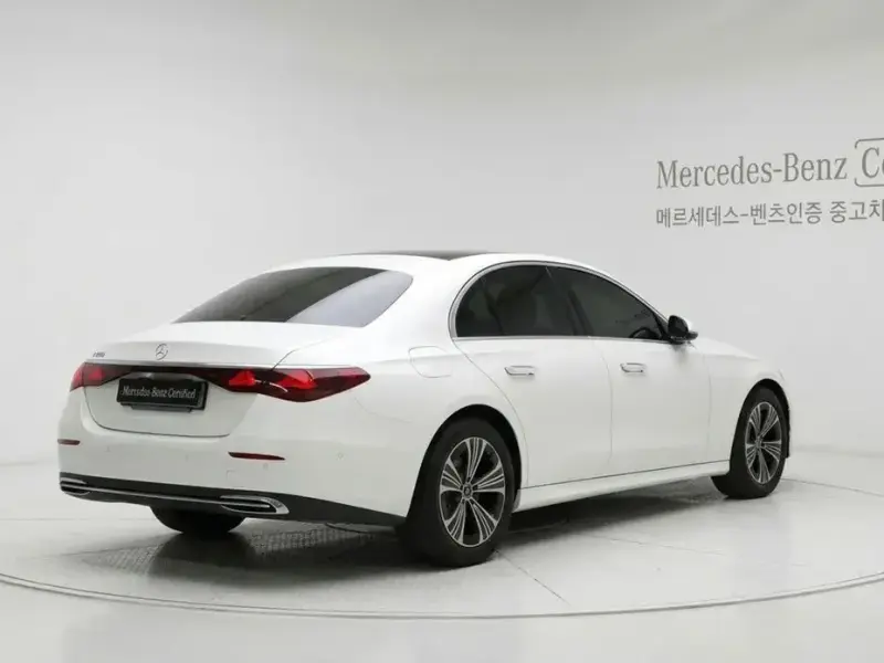 2024 Mercedes-Benz E-Класс с пробегом 12 032 км