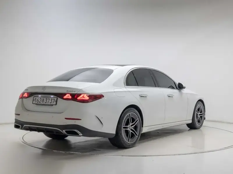 2025 Mercedes-Benz E-Класс с пробегом 13 583 км