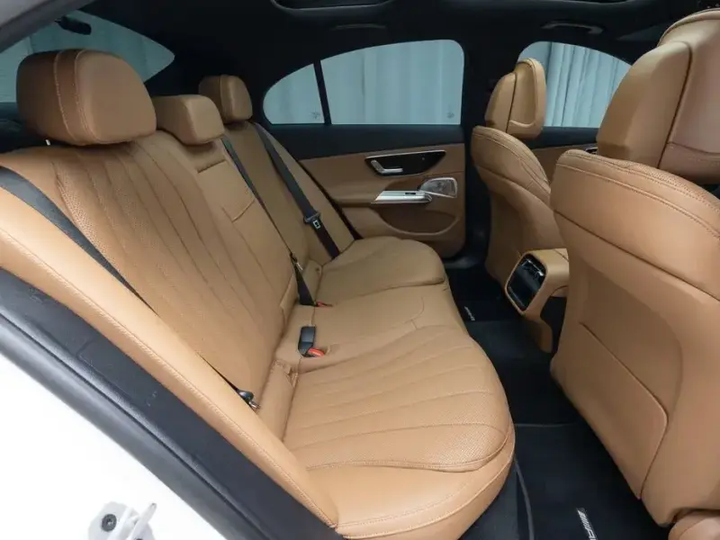 2025 Mercedes-Benz E-Класс с пробегом 13 583 км