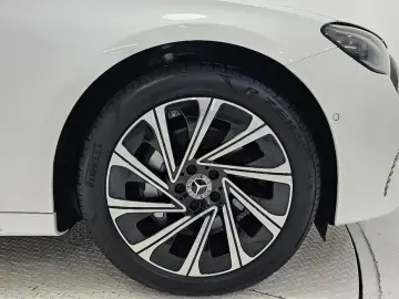 2025 Mercedes-Benz E-Класс с пробегом 1 696 км