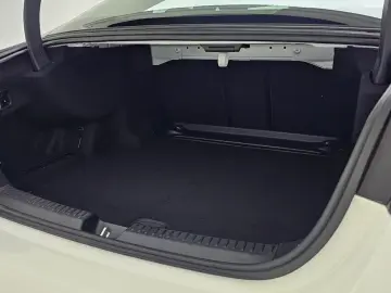 2025 Mercedes-Benz E-Класс с пробегом 1 696 км