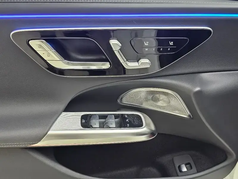 2025 Mercedes-Benz E-Класс с пробегом 1 696 км