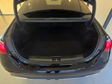 2025 Mercedes-Benz E-Класс с пробегом 11 013 км