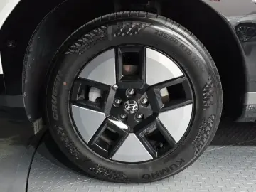 2024 Hyundai Santa Fe с пробегом 24 187 км