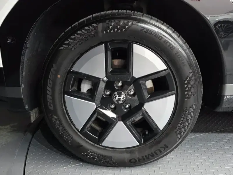 2024 Hyundai Santa Fe с пробегом 24 187 км