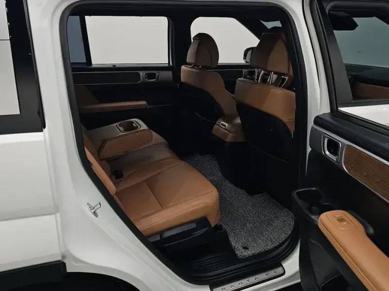 2025 Hyundai Santa Fe с пробегом 2 665 км