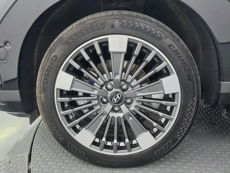 2025 Hyundai Santa Fe с пробегом 29 662 км