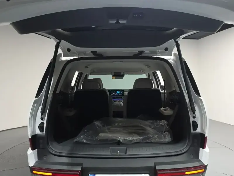 2025 Hyundai Santa Fe с пробегом 31 926 км