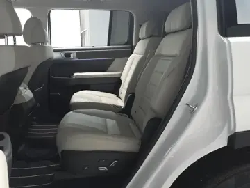 2025 Hyundai Santa Fe с пробегом 31 926 км