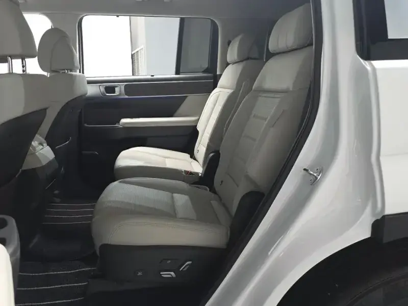 2025 Hyundai Santa Fe с пробегом 31 926 км