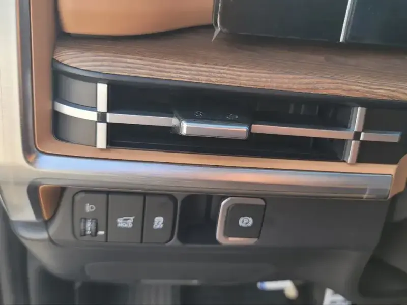 2023 Hyundai Santa Fe с пробегом 11 213 км