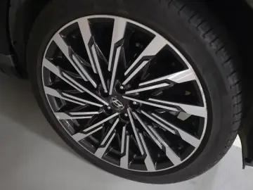 2024 Hyundai Santa Fe с пробегом 18 500 км