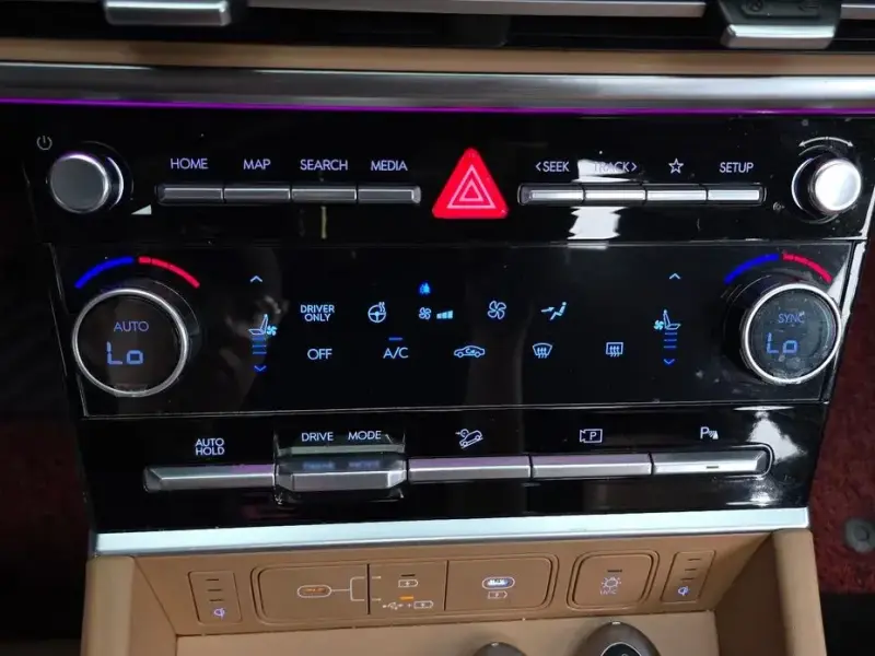 2024 Hyundai Santa Fe с пробегом 22 647 км