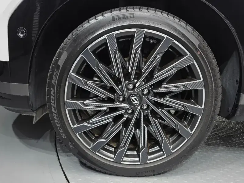 2024 Hyundai Santa Fe с пробегом 27 773 км