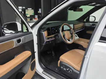 2024 Hyundai Santa Fe с пробегом 27 773 км