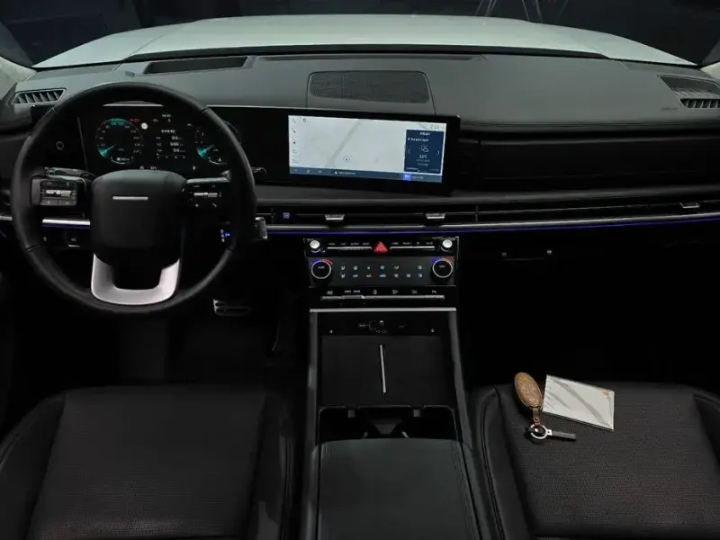 2025 Hyundai Santa Fe с пробегом 4 595 км
