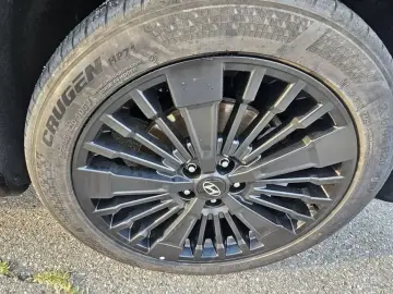2025 Hyundai Santa Fe с пробегом 25 503 км