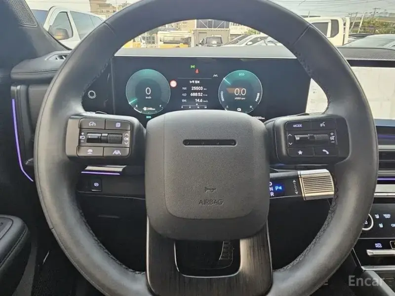 2025 Hyundai Santa Fe с пробегом 25 503 км