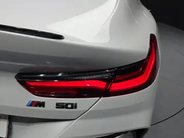 2022 BMW 8 серии с пробегом 72 513 км
