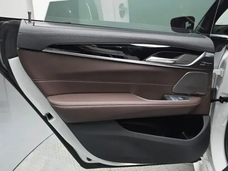 2023 BMW 6 серии с пробегом 45 989 км