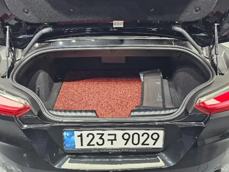 2025 BMW Z4 с пробегом 8 610 км