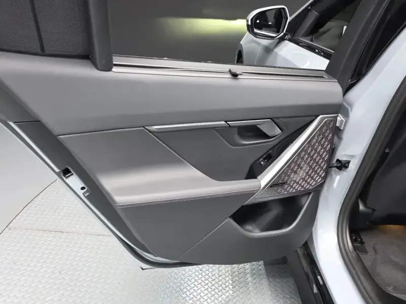 2026 BMW i5 с пробегом 10 873 км