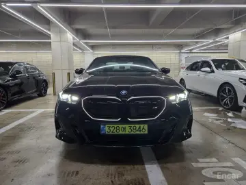 2025 BMW i5 с пробегом 4 500 км