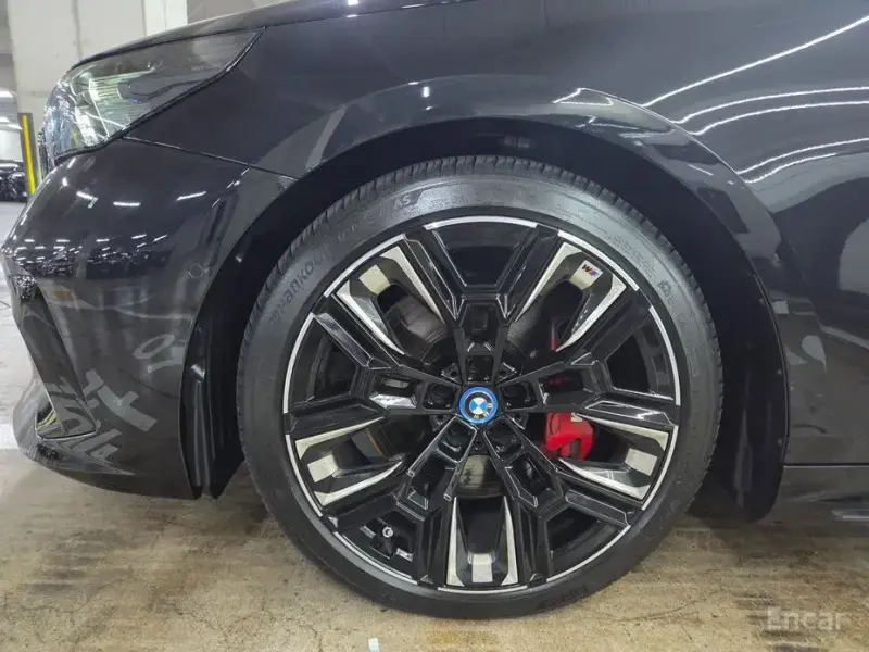 2025 BMW i5 с пробегом 4 500 км