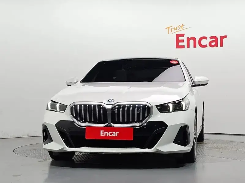 2025 BMW i5 с пробегом 24 205 км