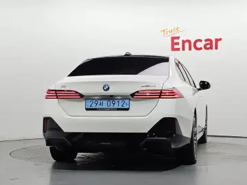 2025 BMW i5 с пробегом 24 205 км