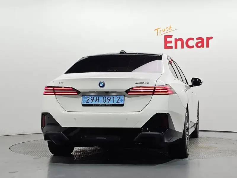 2025 BMW i5 с пробегом 24 205 км