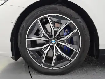 2025 BMW i5 с пробегом 24 205 км