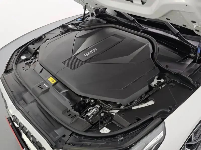 2025 BMW i5 с пробегом 24 205 км
