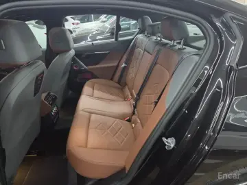 2025 BMW i5 с пробегом 4 500 км