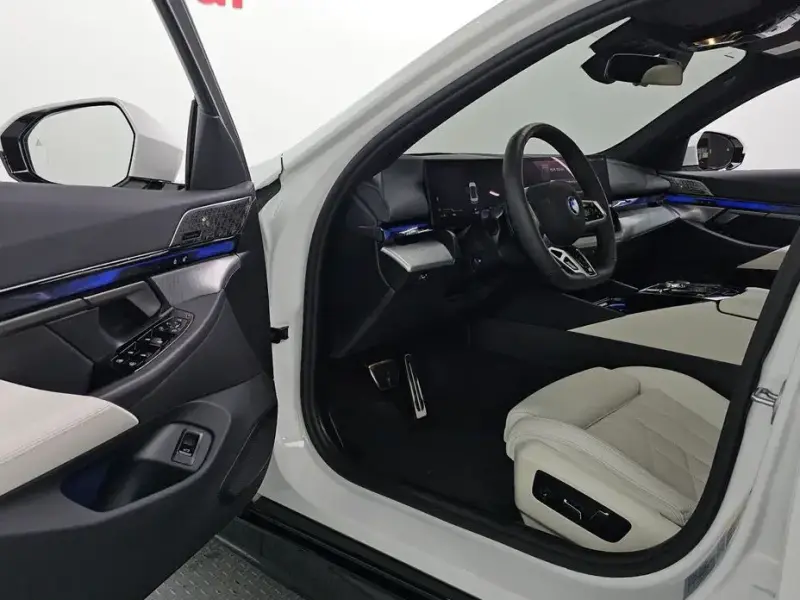 2025 BMW i5 с пробегом 24 205 км