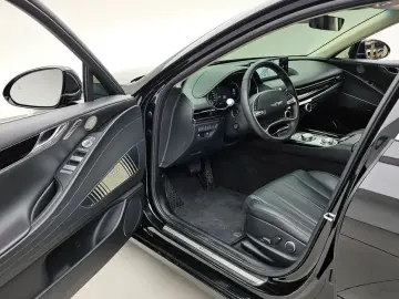 2023 Genesis G80 с пробегом 71 085 км