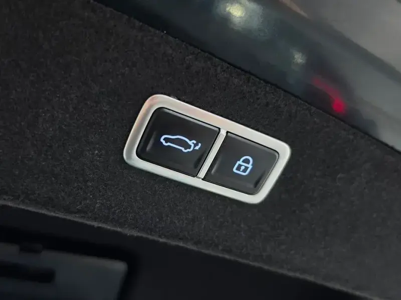 2023 Genesis G80 с пробегом 54 624 км