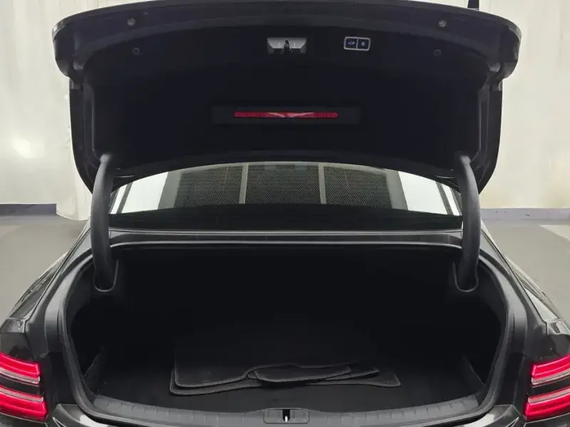 2023 Genesis G80 с пробегом 62 704 км
