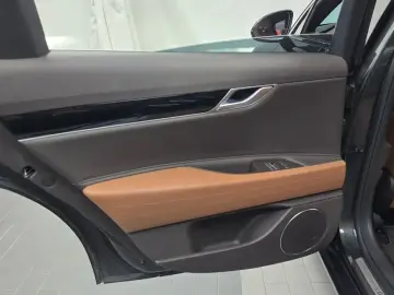 2023 Genesis G80 с пробегом 62 704 км