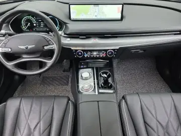 2023 Genesis G80 с пробегом 40 913 км