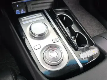 2023 Genesis G80 с пробегом 40 913 км