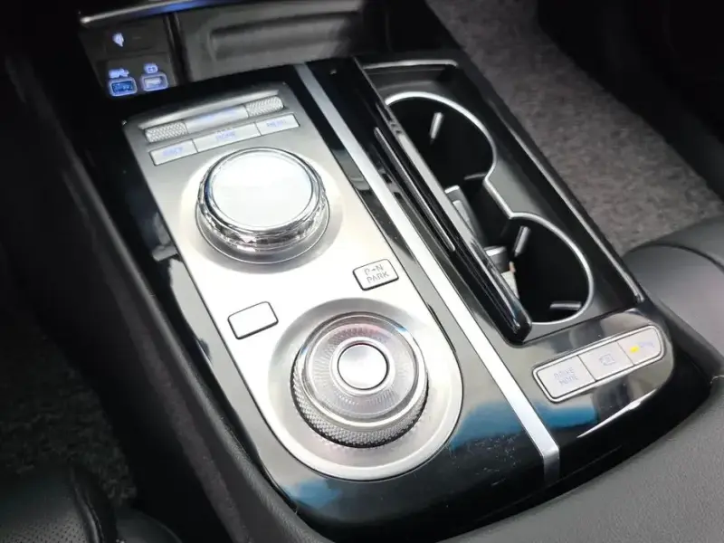 2023 Genesis G80 с пробегом 40 913 км