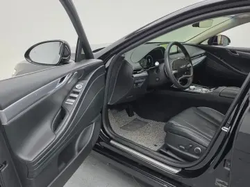 2023 Genesis G80 с пробегом 40 913 км