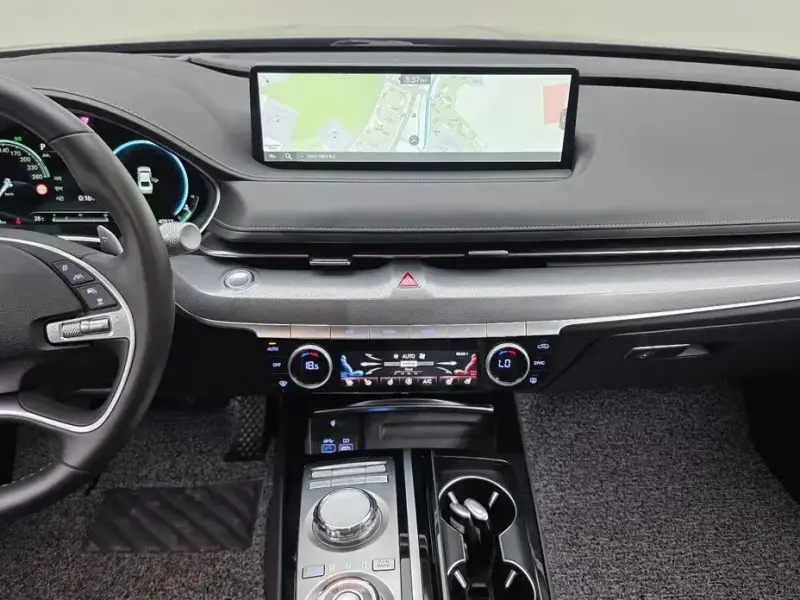 2023 Genesis G80 с пробегом 40 913 км