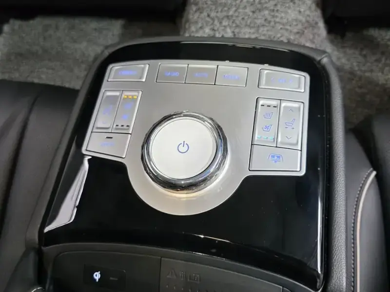 2023 Genesis G80 с пробегом 40 913 км